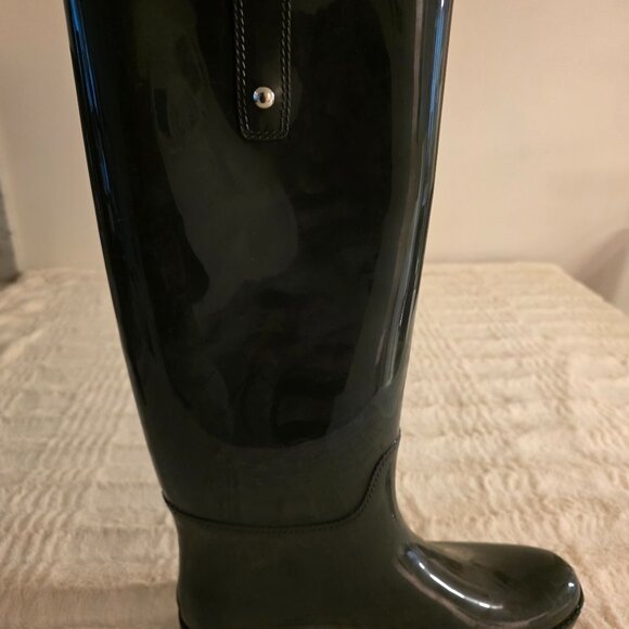 Boots - Picture 2 of 6